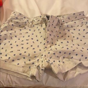 GAP girlfriend denim shorts.